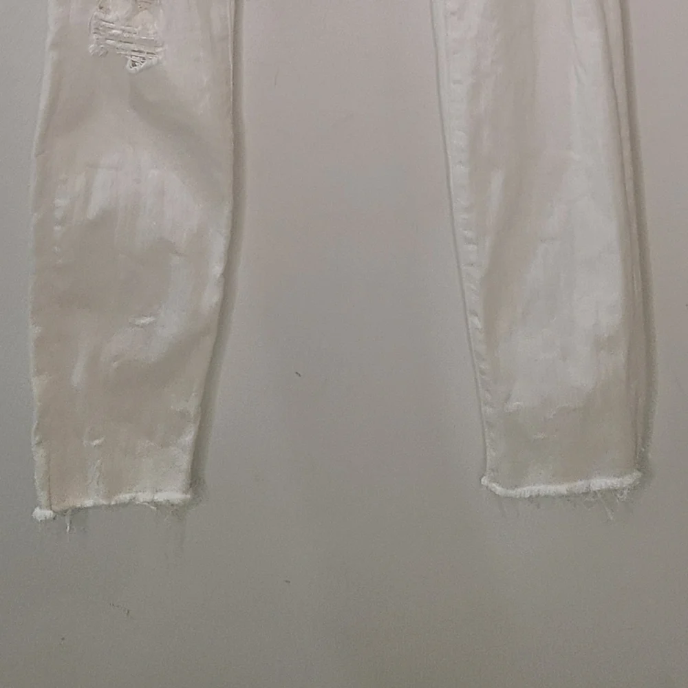 FRAME Le Skinny De Jeanne Crop Distressed Jeans in Blanc White Sz 27 - Picture 8 of 13